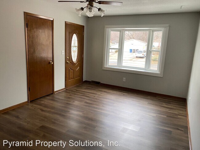 Building Photo - 3 br, 1 bath House - 221 E Sheridan Ave