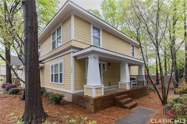 Building Photo - 490 Barnett Shoals Rd