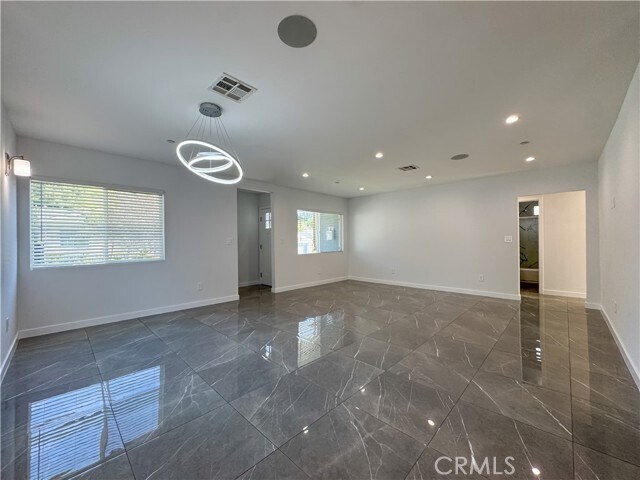 Foto del edificio - 8633 Bluffdale Dr