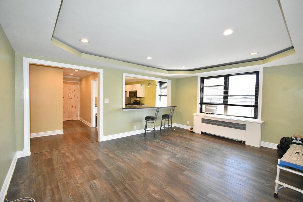 Primary Photo - 1011 Avenue C