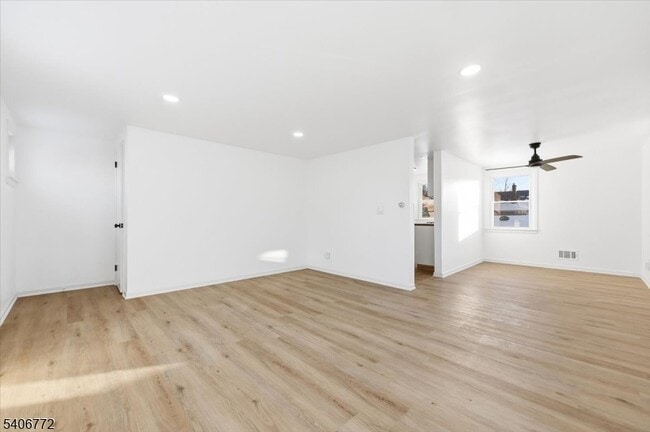 Foto del edificio - 88 Mitchell St