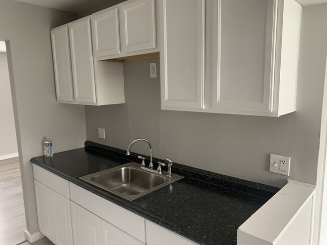 Building Photo - N Rotunda