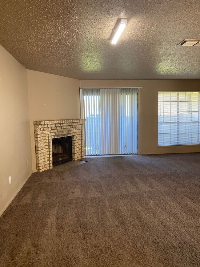 Building Photo - New rental