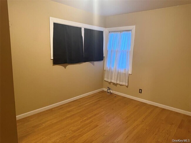 Foto del edificio - 16 Eileen Ave