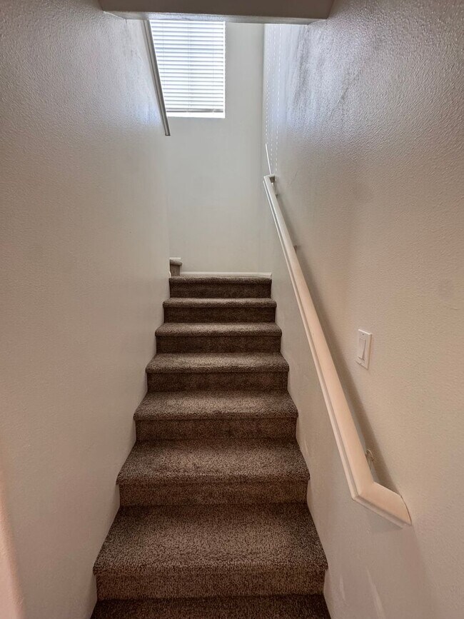 Building Photo - Newer 3-Bedroom Home in a Desirable Community