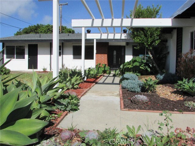 Building Photo - 28011 Indian Rock Dr