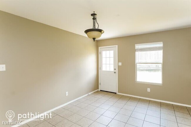 Building Photo - 3 br, 2 bath House - 353 Willow View