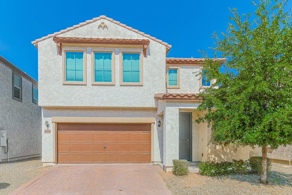 Foto principal - 1942 N 55th Pl