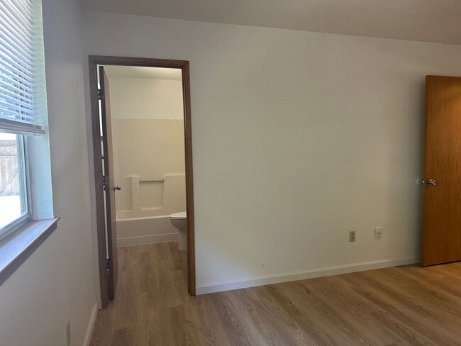 Foto del edificio - Well maintained home in desirable neighbor...