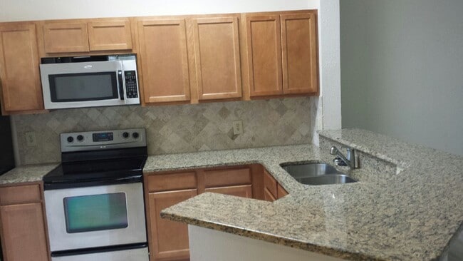 Building Photo - Large 2 bedroom 2 bath condominium with 1 car garage in Dr Philips