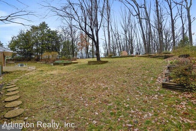 Foto del edificio - 4 br, 3 bath House - 7728 Oak St