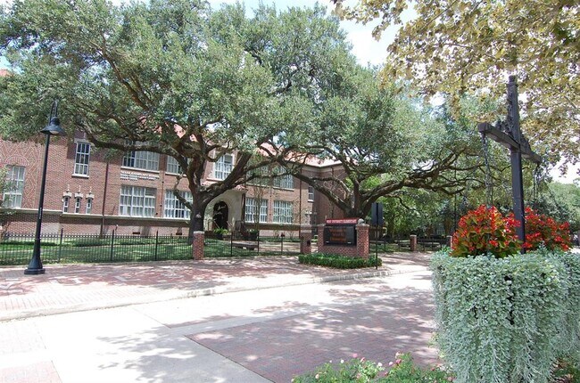 Building Photo - 3807 Rice Boulevard