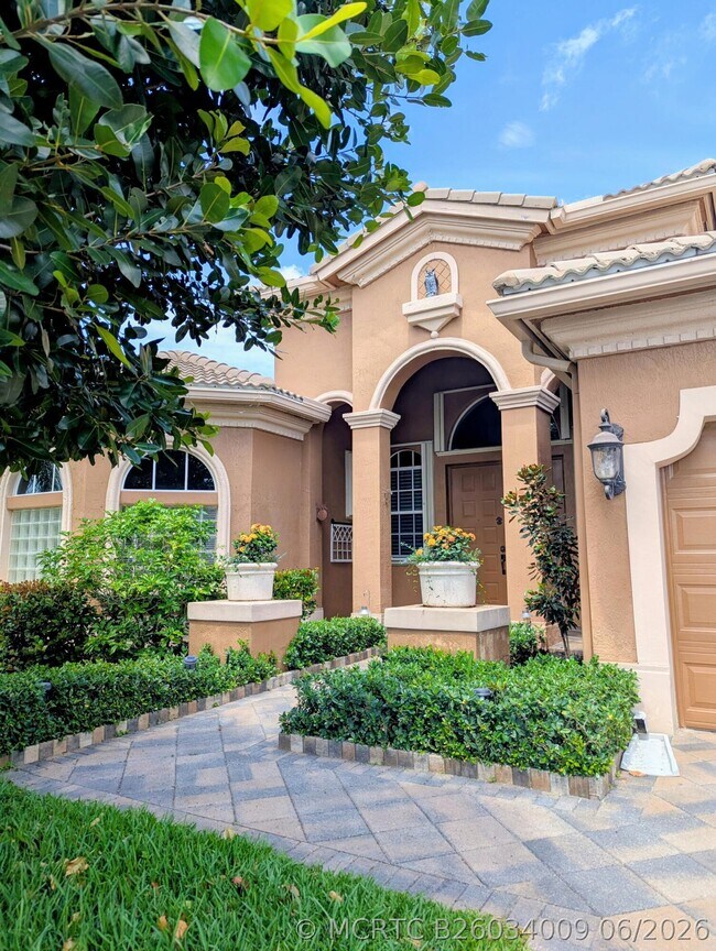 Building Photo - 10640 Oak Meadow Ln