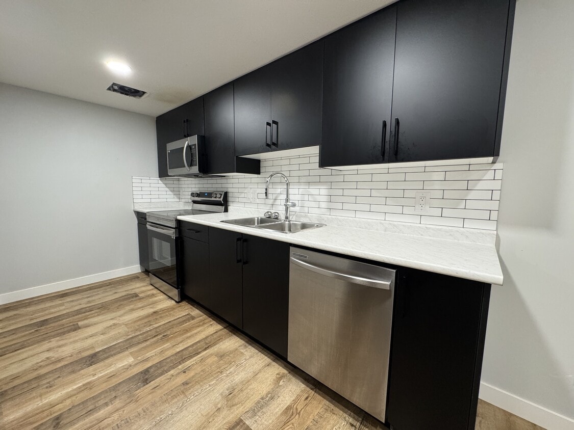 Primary Photo - 8049 Cedric Mah Rd