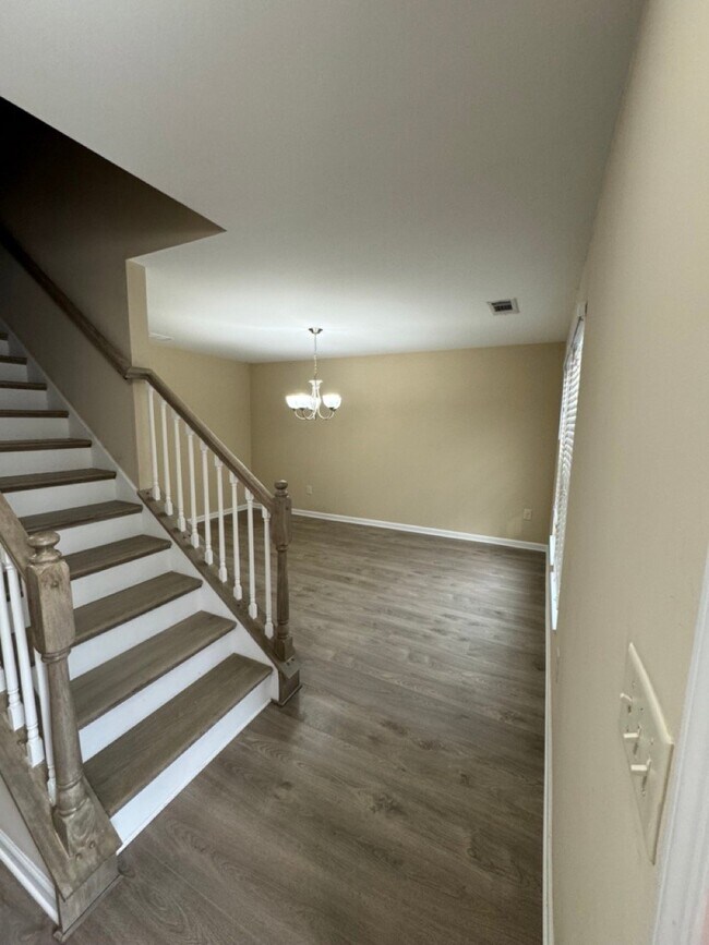 Building Photo - 1620 Shire Village Dr
