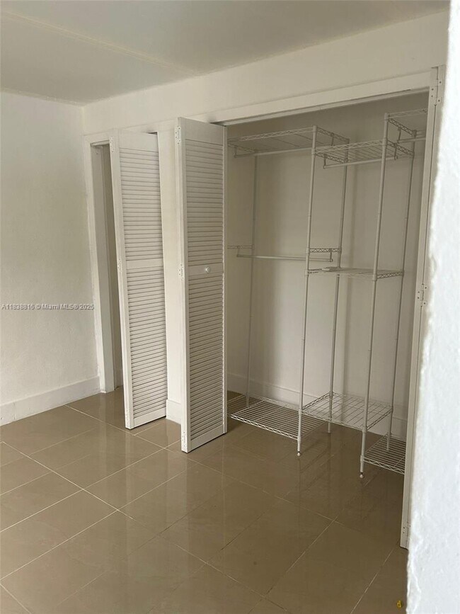 Foto del edificio - 1351 NW 132nd Terrace