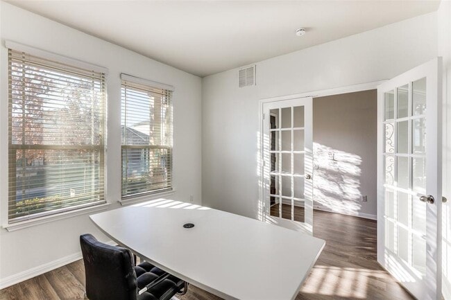 Building Photo - 10805 Owyhee Vw