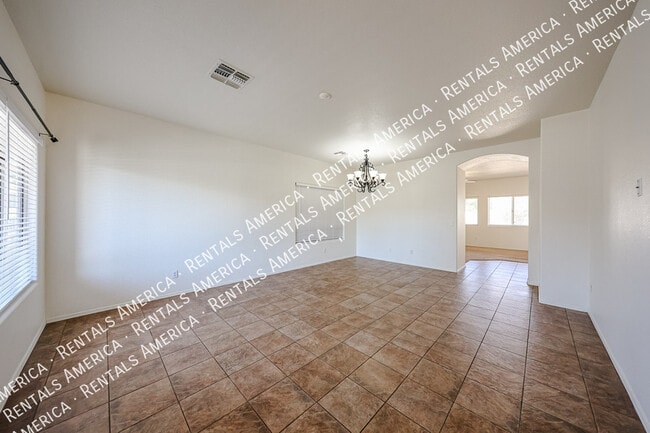 Building Photo - 14300 W Weldon Ave