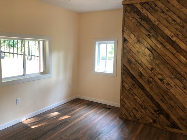 Foto del edificio - 3 bedroom in Beechview!