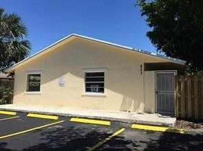 Foto principal - 853 SW 9th Ct