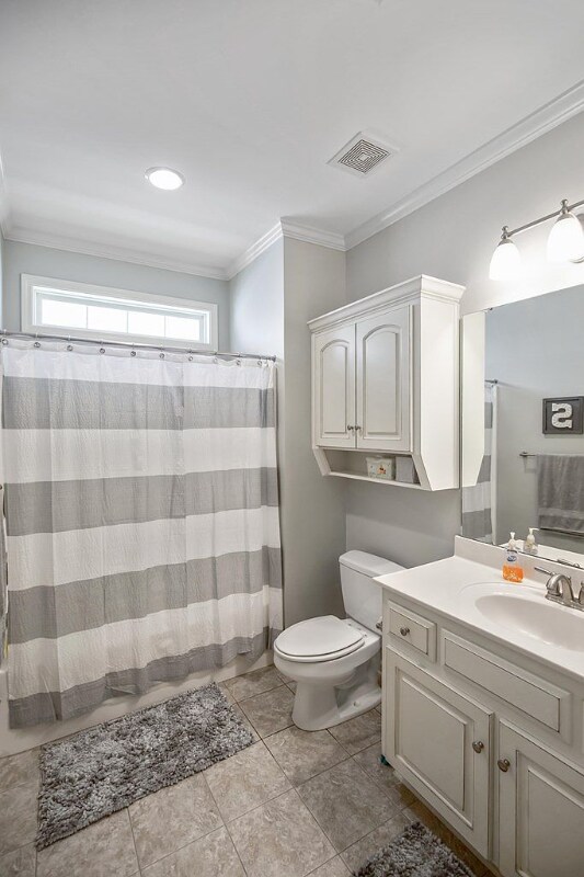 Foto del edificio - 115 Lilac Ln