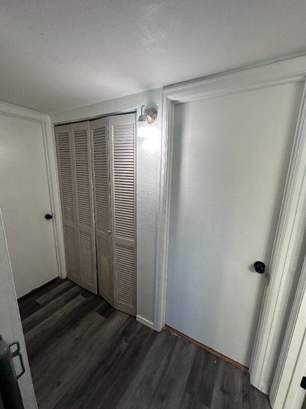 Foto principal - 211 S Brentwood St