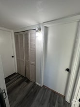 Building Photo - 211 S Brentwood St
