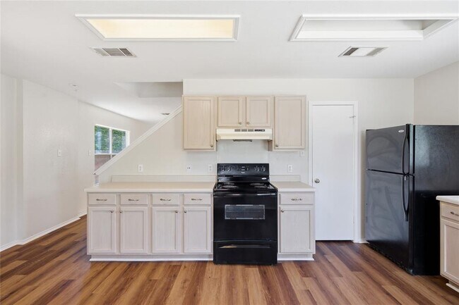 Building Photo - 10316 Garbacz Dr