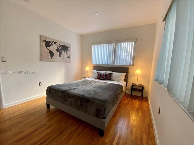 Building Photo - 215 Antilla Ave