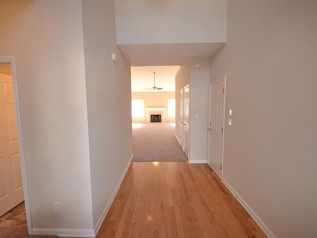 Foto del edificio - Spacious 4BR House in Lawrenceville