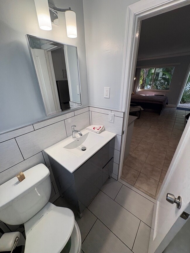 Foto del edificio - 4201 Bougainvilla Dr