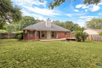 Building Photo - 1502 Oak Knoll Ln