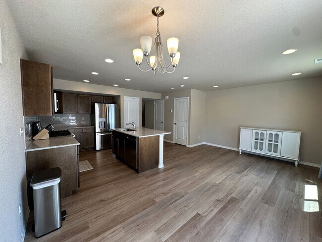Foto del edificio - Modern Living in Skyview Village