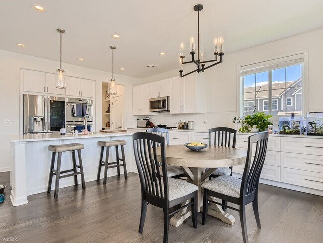 Foto del edificio - 5 br, 4 bath House - 664 Tiger Lily Way