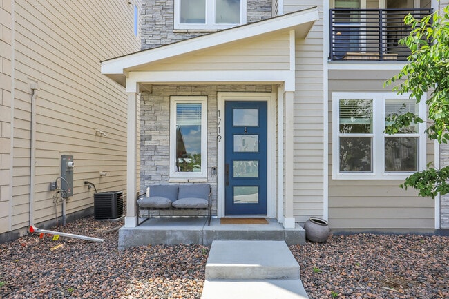 Building Photo - 1719 Zelda Ln