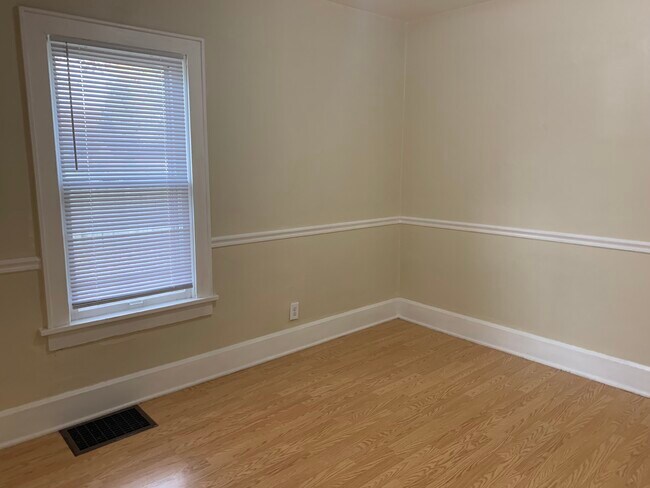 Building Photo - 2306 24th St NE