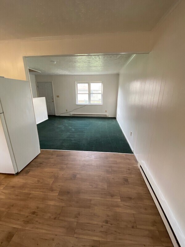 Building Photo - 107 Sandhurst Ct