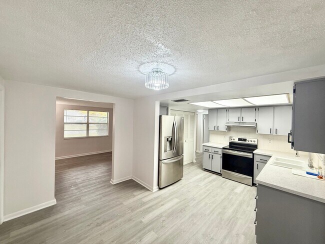 Building Photo - 7535 Betula Dr