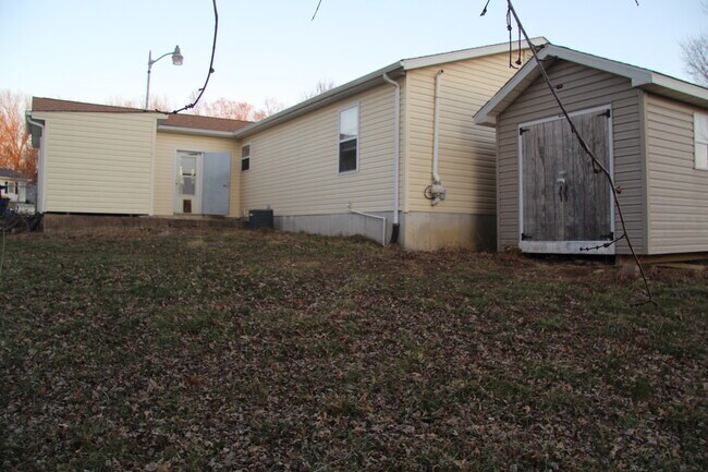 Building Photo - 2225 Columbus Cir