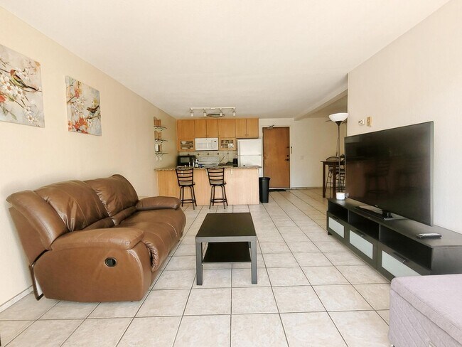 Foto del edificio - La Jolla Pines Condo - 2 Bed/2 Bath Apartm...