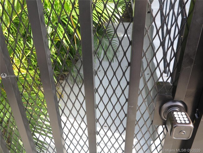 Foto del edificio - 3676 Oak Ave