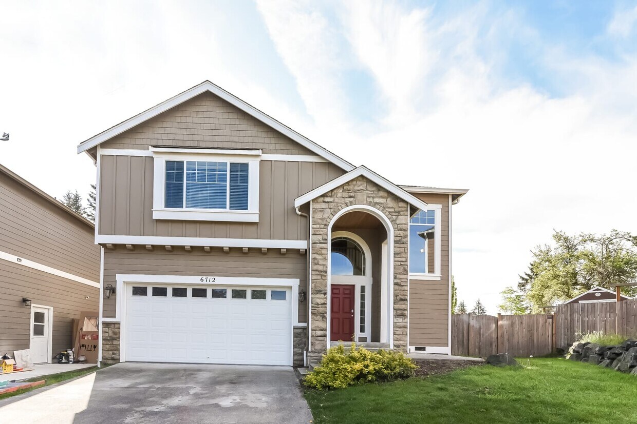 Foto principal - 6712 47th Pl NE