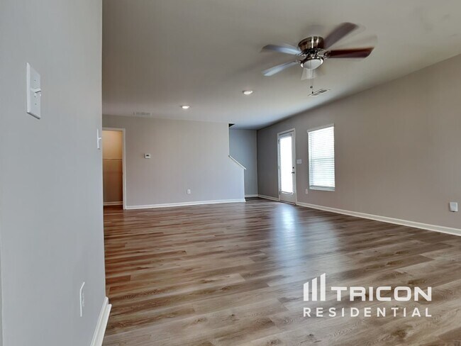 Building Photo - 60 Twin Lakes Dr