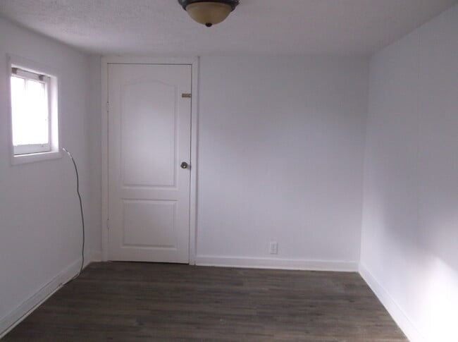 Building Photo - 610 W Liberty St