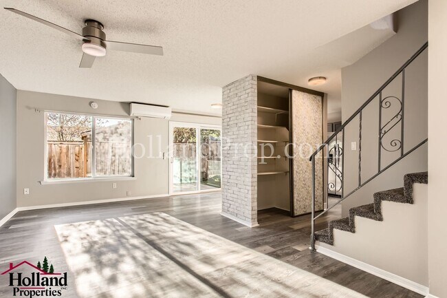 Building Photo - Charming Beaverton Home with Spacious Yard...