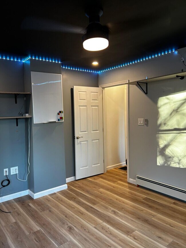 Foto del edificio - Beautifully Updated 2-Bedroom Home in the ...