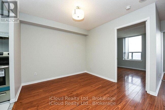 Building Photo - 135 Hillcrest Ave