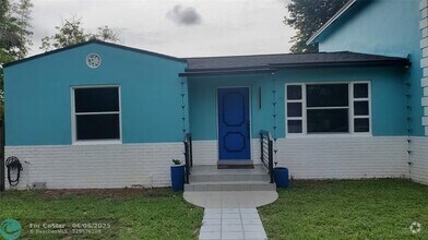 Building Photo - 1548 SW 28th Ave