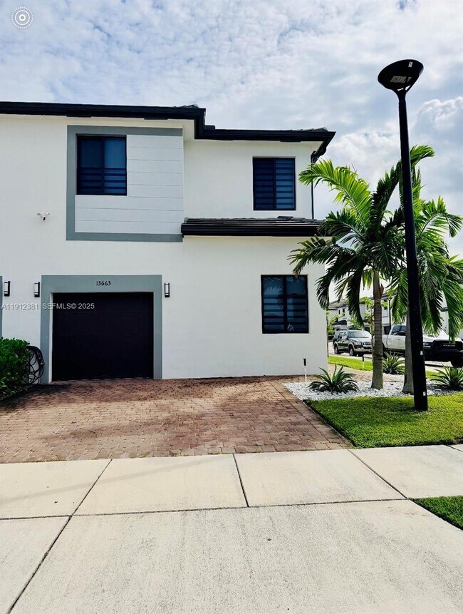 Building Photo - 13663 SW 158th Ave