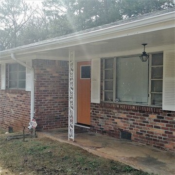 Building Photo - 3961 Lindsey Dr